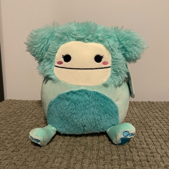 Joelle Squishmallow - Picture 1 of 4